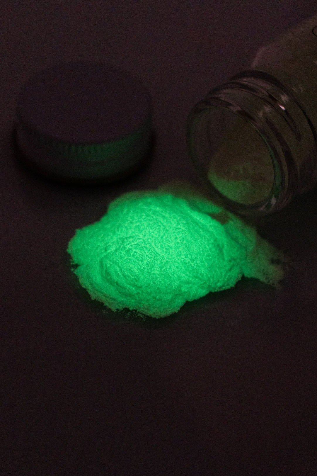 Europium Glow Powder - Odd Nodd Art Supply